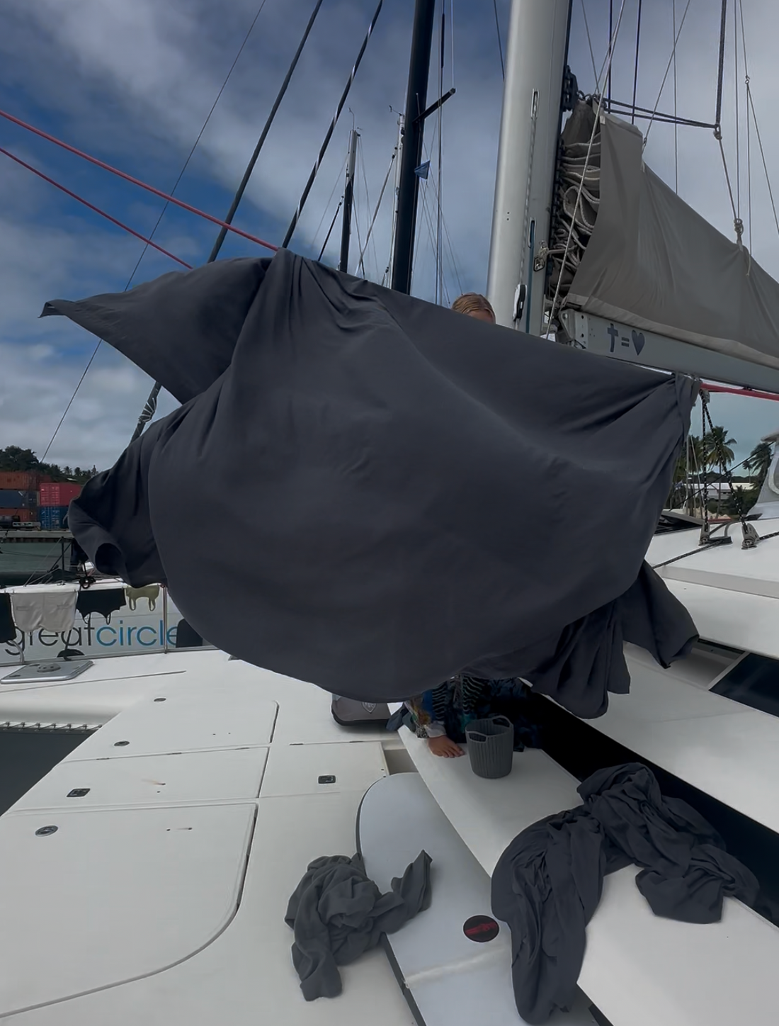 How Do You Do Laundry on a Boat? A Sailor’s Guide